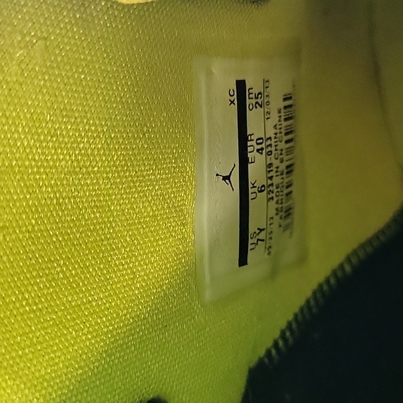 Sneakers - Picture 6 of 6